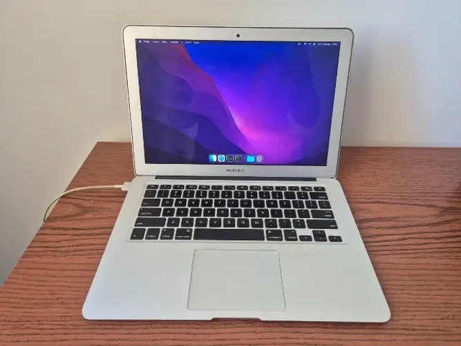MacBook Air 13 2015 | i5 | 4GB RAM | SSD 128GB (Bateria Ruim)