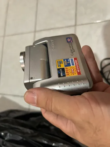 VENDO CÂMERA RETRÔ SONY