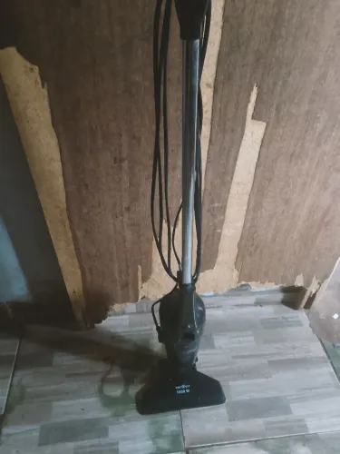 Aspirador de pó Britânia funcionando perfeitamente