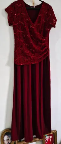 Vestido de festa longo vermelho em malha