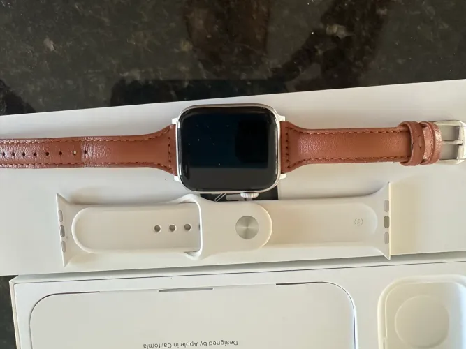 Apple Watch SE 44mm (Gen 2) Starlight