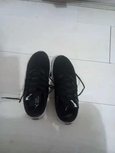 Vendo tênis preto da puma usado porém em bom estado.