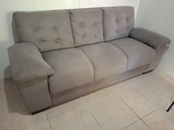 Vende sofá seminovo por apenas R$700,00 pra buscar no jardim Balneário 
