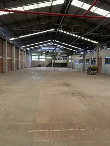 Galpão/Depósito/Armazém para aluguel tem 1500 metros quadrados