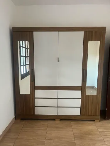 Quarda Roupa casal 4 portas (3meses de uso)