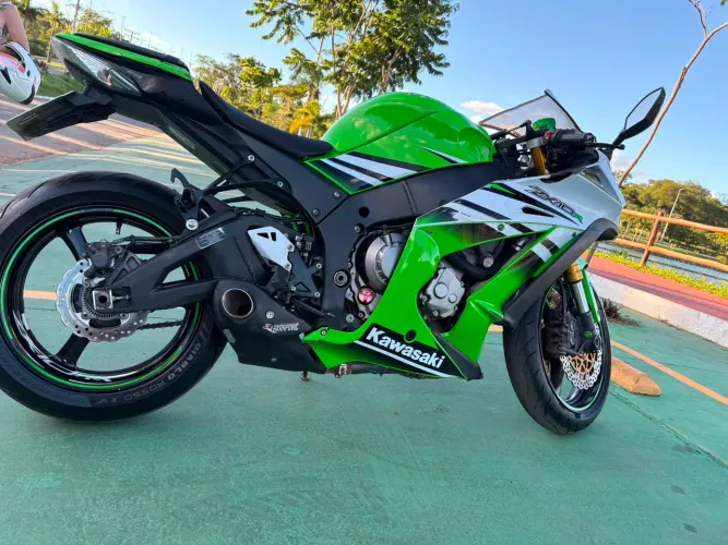 Kawazaki ZX-10R 2015