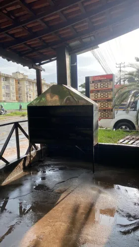 Churrasqueira grande para galeto