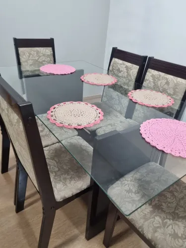 Mesa de jantar com 6 cadeiras