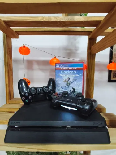 PlayStation 4 SLIM