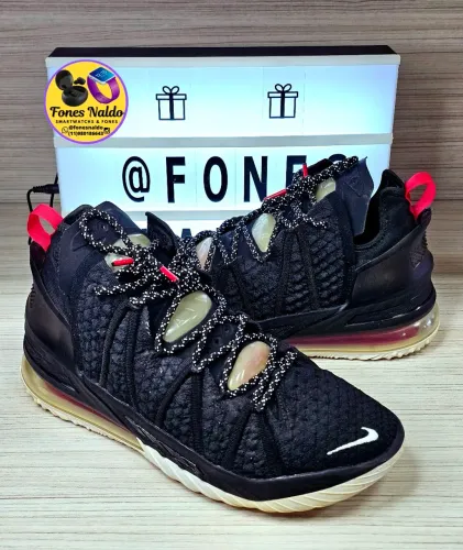 Nike LeBron James 18