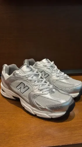Tênis New Balance 530 Prata Unissex tamanho 41