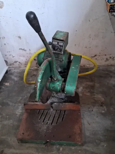 Máquina de corte de alumínio: Apenas! 1.200,00(Acompanha 01 disco de corte)