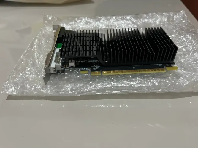 Vendo Placa de vídeo GT 710 2GB