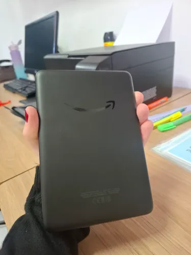Kindle 16GB cor preta (semi-novo!)