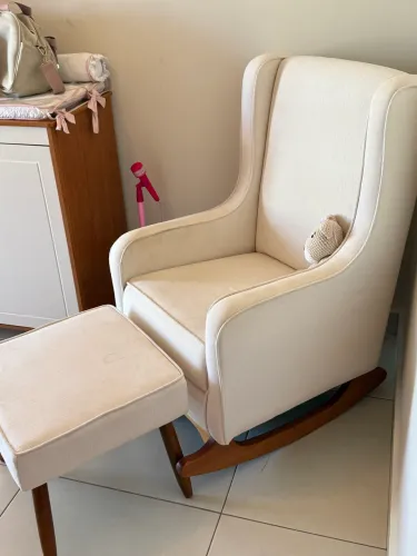 Poltrona de Balanço em Linho Off White