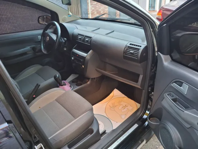 Volkswagen Crossfox 1.6 MI Total Flex 8V 5P 2010