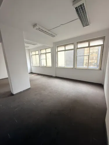 Sala comercial na Rua Coronel Xavier de Toledo, 123 - Conjunto 13  57 m²