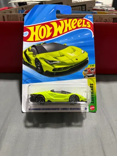 Carrinho Hot Wheels Lamborghini