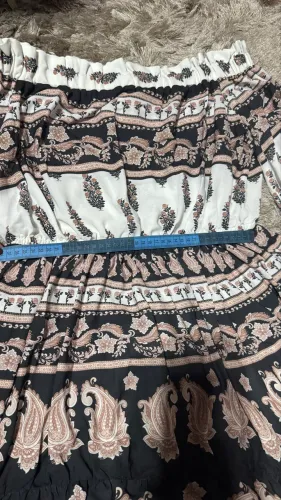 Vestido lança perfume sem uso ombro a ombro 