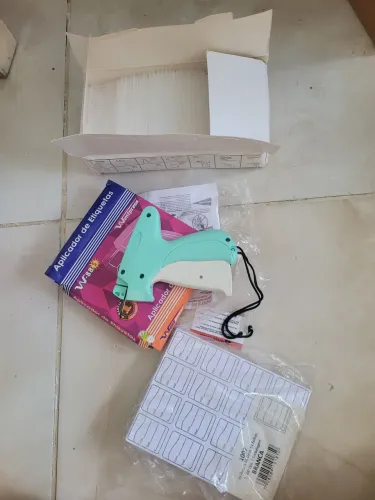 Aplicador de etiquetas com refil e etiquetas
