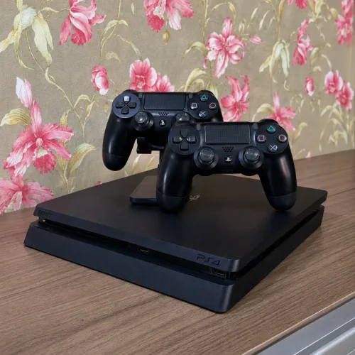 PS4 Slim 1TB Excelente Estado