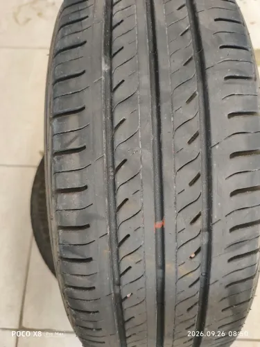 VENDE-SE 2 PNEUS EM BOM ESTADO !
