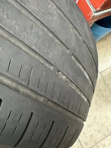 pneus 255/60R18 para ainda com TWI bom.