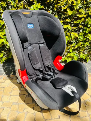 Cadeirinha Chicco com Isofix