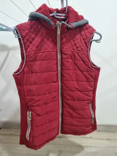 Colete peluciado feminino