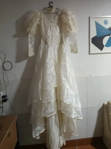 Vestido de noiva vintage estilo anos 80 semelhante à Lady di"