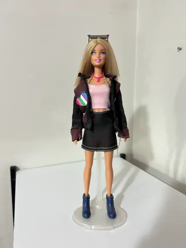 Barbie Básica anos 2000