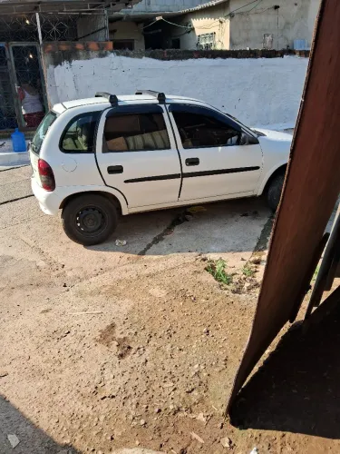 Tô vendendo o carro Corsa 2001/2002 excelente carro documento Ok entrego 2026 pago e