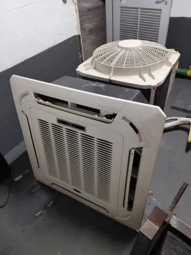 AR CONDICIONADO 48.000 BTU K7