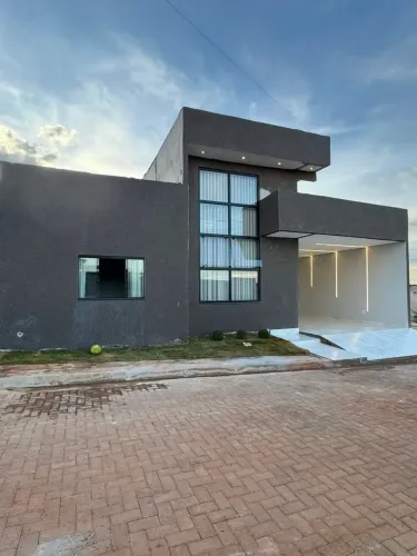 Vende-se Casa Moderna em Condomínio fechado Localizado na Rua 02 da 26 de Setembro DF