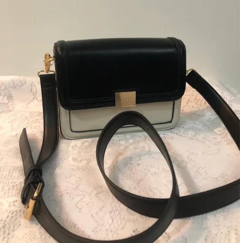 Bolsa tiracolo preta/gelo