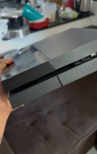 CONSOLE PS4 + 1 CONTROLE + HD EXTERNO 1TB + 1 JOGO