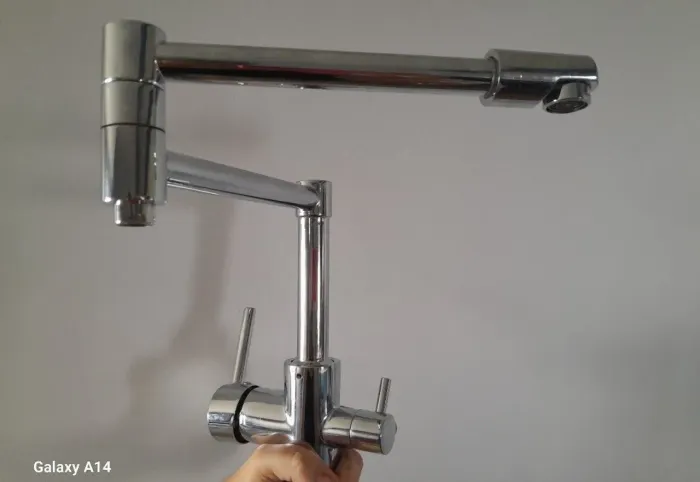 Torneira monocomando com saída de agua filtrada, articulável