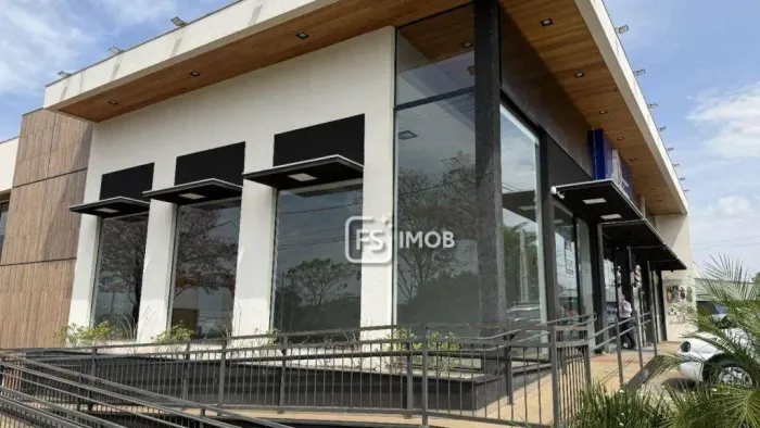 Sala Comercial de Esquina na Av. São João com Mezanino e Pé-Direito Alto, Zona Leste, Lond