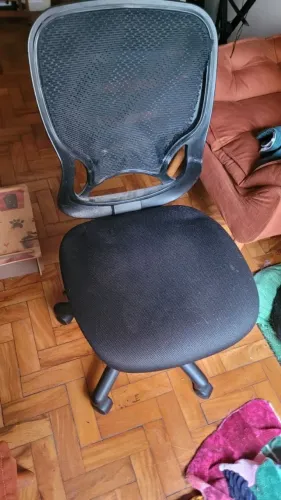 Cadeira de escritório em bom estado