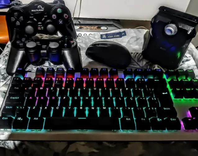 Kit Gamer Periféricos Desapego (Teclado Mecânico, 2 Controles, Mouse e Cooler)
