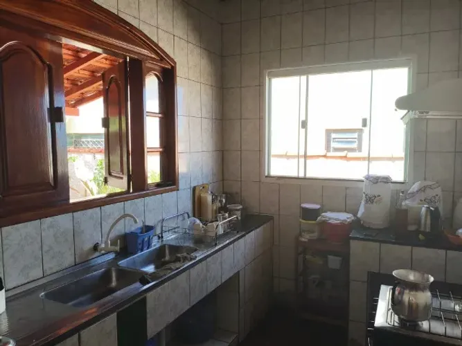 Casa à venda, 02 quartos, banheiro, centro, excelente localização em Araputanga-MT.