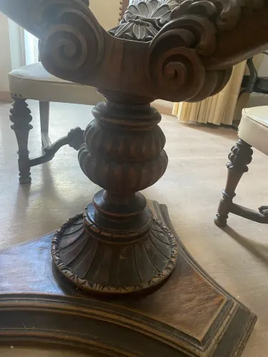 CONJUNTO DE SALA DE JANTAR EM MADEIRA MACIÇA - ENTALHADO À MÃO
