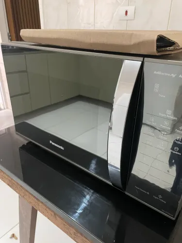 Microondas 27 litros espelhado Panasonic novo