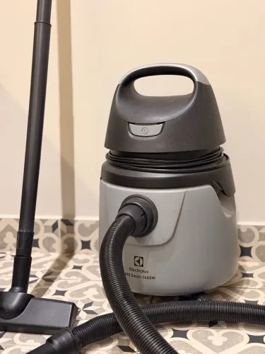 Aspirador de pó Electrolux A10Smart 1400W