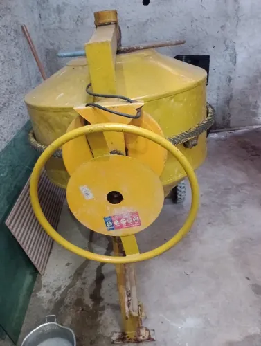 Cosme.Estou vendo um 1 betoneira de 400 litros.Esta funcionando perfeitamente.
