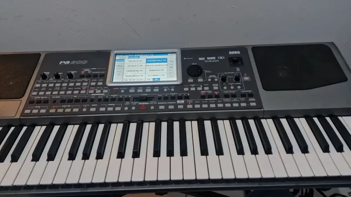 Teclado korg pa900 vendo ou troco por yamaha de menor valor +volta