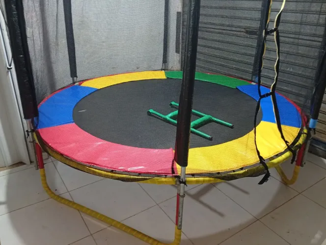 Cama Elástica Semi nova valor 1,000