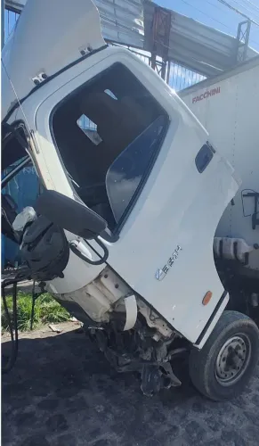 Fóton, vende-se carcaça de caminhão fóton, com muitas peças ainda, só não temais motor
