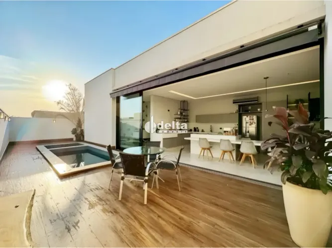 Casa em condomínio disponível para Locação no bairro Granja Marileusa em Uberlândia-MG