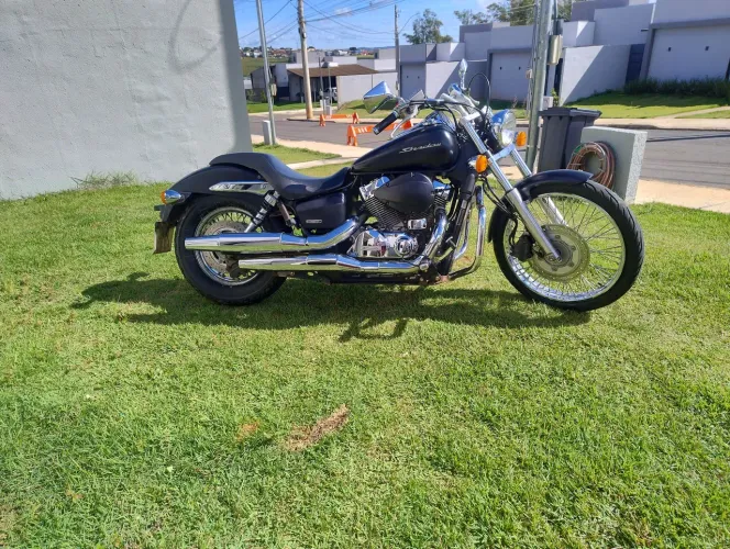Shadow 750